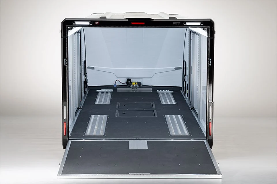 Brian James Race Transporter 7 550×230 2-as 12 inch 3500kg White Body